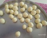 A picture of step 3 of Khoya coin gulab jamun.