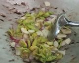 Foto langkah ke 3 dari resep Tumis kentang buncis wortel.