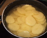 Foto del paso 2 de la receta: Gratín de patatas, calabacines y berenjenas a los tres quesos