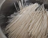 वेजिटेबल नूडल्स (Vegetable Noodles Recipe In Hindi) रेसिपी चरण 1 फोटो