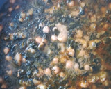 Foto del paso 4 de la receta: Potaje de Vigilia: Garbanzos con espinacas y bacalao
