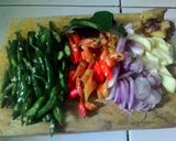 Foto langkah ke 2 dari resep Mercon Kikil Cabe Ijo.