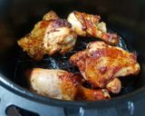 รูปขั้นตอนการทำที่ 2 ของ ไก่อบหม้อทอดไร้น้ำมัน