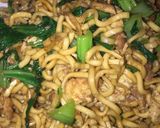 Foto langkah ke 7 dari resep Mie goreng gurih 💕.