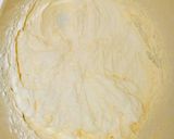 Foto del paso 4 de la receta: Cheesecake de frutillas 🍓y leche condensada sin horno