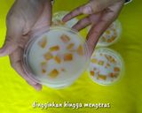 Foto langkah ke 3 dari resep Puding susu mangga.