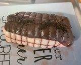 Une image de l'étape 1 de Rôti de cerf mariné au vin, légumes et herbes.