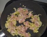Foto langkah ke 3 dari resep Omlet Telur Dadar Ayam Chicken Rosemary satset sederhana.