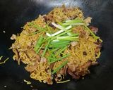 รูปขั้นตอนการทำที่ 3 ของ บะหมี่ผัดแห้ง (อีหมี่)