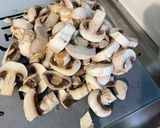 Une image de l'étape 8 de Sauté de porc aux champignons, tomates, oignons rouges et persil d'algues.