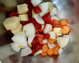 Foto del paso 1 de la receta: Brochetas de patatas y verduras 🥕🍅