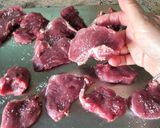 Foto del paso 2 de la receta Solomillo ibérico de cerdo. Al vino dulce con dátiles y piñones