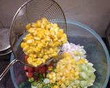 अमेरिकन कॉर्न सलाद (American corn salad recipe in Hindi) रेसिपी चरण 3 फोटो