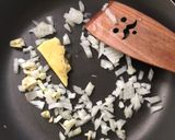 Zöldséges pite csirkével, leveles tésztával recept fázis 1 fotója