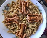 Une image de l'étape 6 de Pâtes de pois chiches aux saucisses de Strasbourg.
