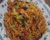 Foto langkah ke 5 dari resep Mi Goreng ala Bunda Nayla.