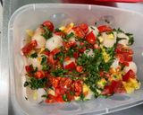 Une image de l'étape 8 de Noix de Saint Jacques aux tomates, ananas et coriandre.