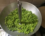 मटर कचौड़ी (matar kachodi recipe in Hindi) रेसिपी चरण 2 फोटो