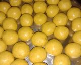 A picture of step 8 of Rava Besan Ladoo.