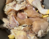Foto langkah ke 1 dari resep Ayam Pinadar Khas Batak.