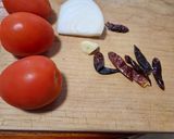 Foto del paso 1 de la receta: Salsa de jitomate con chile de árbol