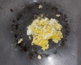 Foto langkah ke 2 dari resep Nasi Goreng Cabai Hijau.