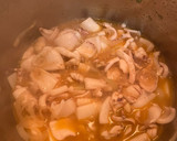 Foto del paso 5 de la receta: Calamar encebollado con cava 🦑 🧅 🍾