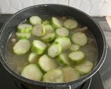 Foto langkah ke 4 dari resep Sop Oyong Ceker.