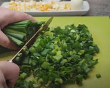 Foto del paso 2 de la receta: Empanada de cebolleta o cebolla de verdeo con huevo duro