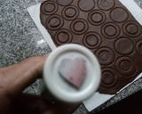 Foto del paso 3 de la receta: Galletitas de chocolate con sorpresa!
