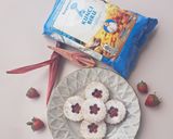 Foto langkah ke 8 dari resep Strawberry & Kecombrang Cookie Sandwich.