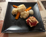 Foto del paso 4 de la receta: Verdura hervida con lámina de tomate y atún