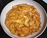 Foto langkah ke 4 dari resep Nasi Goreng Bawang Putih + Telur Dadar Tahu.