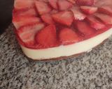 Foto del paso 6 de la receta: Tarta de queso y fresas con forma de corazón San Valentín ❤️