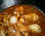 A picture of step 5 of Vietnamese coconut honey mixed caramel chicken.