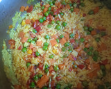 Foto del paso 4 de la receta: Timbal de arroz con mix de vegetales y cúrcuma 🥕🌽☘️🎊🌰🌶️🧄🫑
