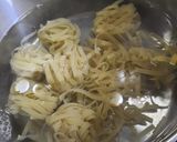 Foto del paso 3 de la receta: Fideos, hongos de pino, tomate y algo más