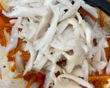 Foto langkah ke 3 dari resep Oseng Wortel Jamur Pedas.