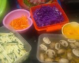 Foto langkah ke 1 dari resep Vietnam spring roll isi jamur rebus.