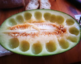 Foto del paso 1 de la receta: Melón con mozzarella y nueces