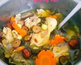 Hình bước làm 4 của món Canh gà tiềm hạt sen