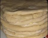 A picture of step 4 of Stuffed crescent rolls.