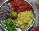 वेज कुकर पुलाव (veg cooker pulav recipe in marathi) रेसिपी स्टेप 1 फोटो