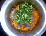 A picture of step 5 of Steamed spinach and wet fried beef.