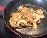 Foto del paso 3 de la receta: Solomillos de pollo en sartén de hierro fundido