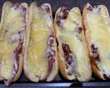 Sajtos- baconos bagett recept fázis 3 fotója