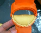Foto langkah ke 2 dari resep Pastel Abon Mini Crunchy.