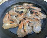 A picture of step 2 of Drunken Shrimp with Shaoxing Wine.