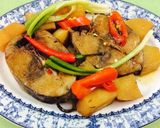 Hình bước làm 3 của món Cá Ngừ kho măng củ