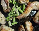 Foto del paso 2 de la receta Arroz con conejo, pollo y alcachofas